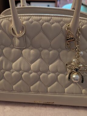 Quilted Heart Satchel Handbag in Cream with Pearl Charm